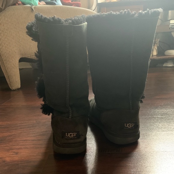 Uggs Bailey button triple! - Picture 2 of 4